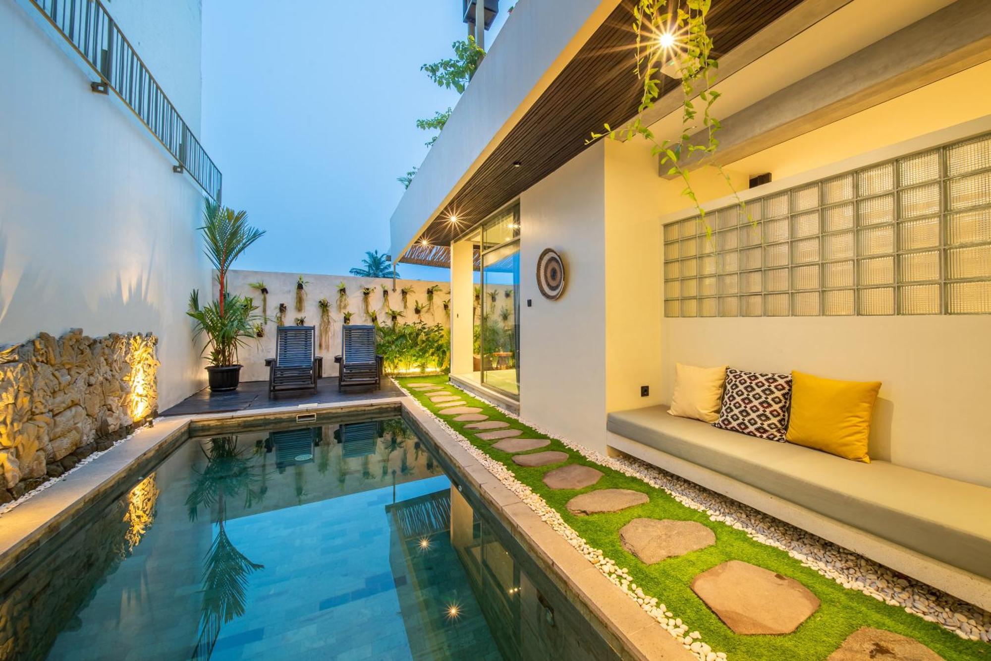 Villa Rooftop Art