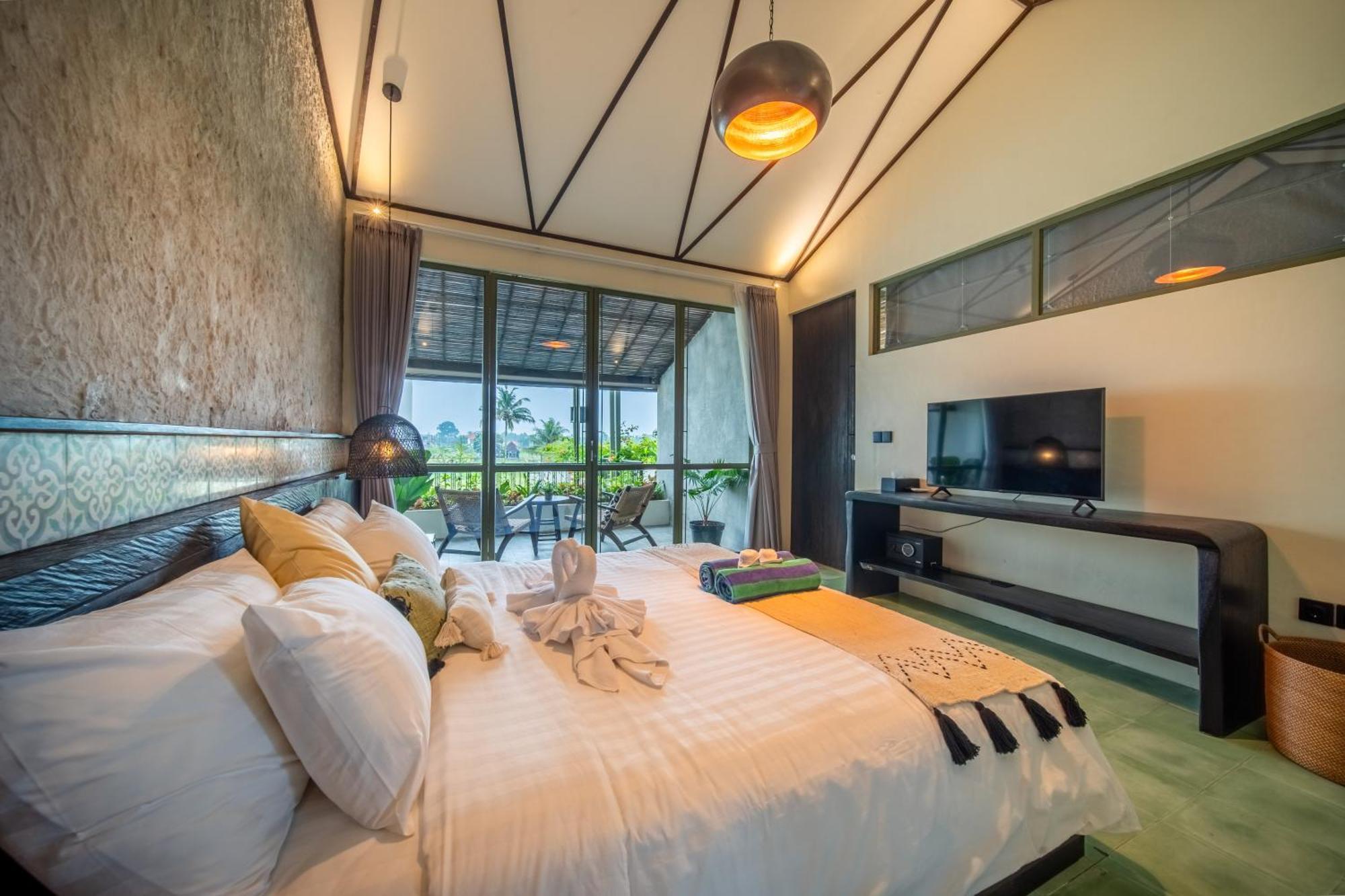 Rooftop Art Villa *
