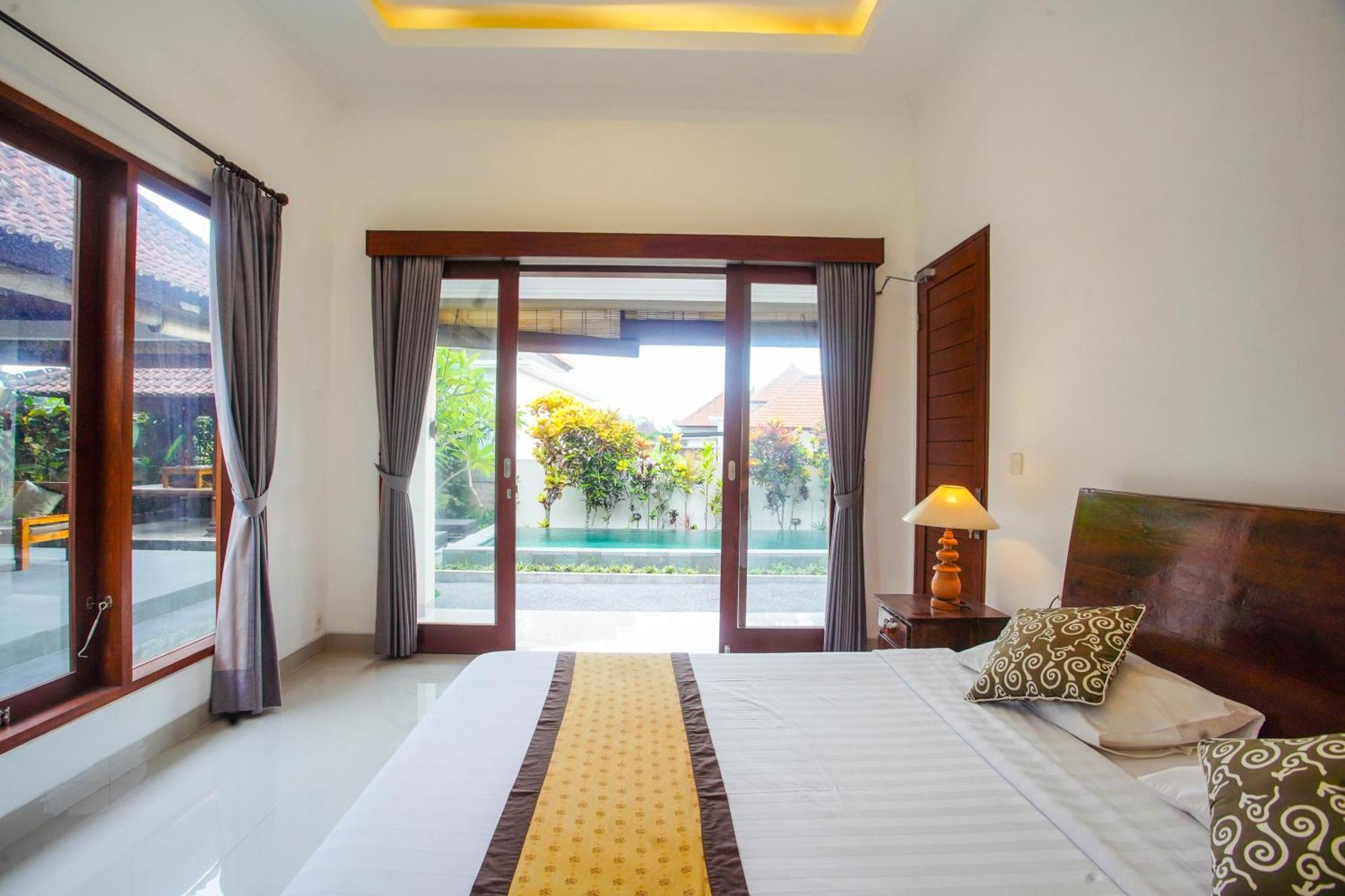 Puri Arta Villa *