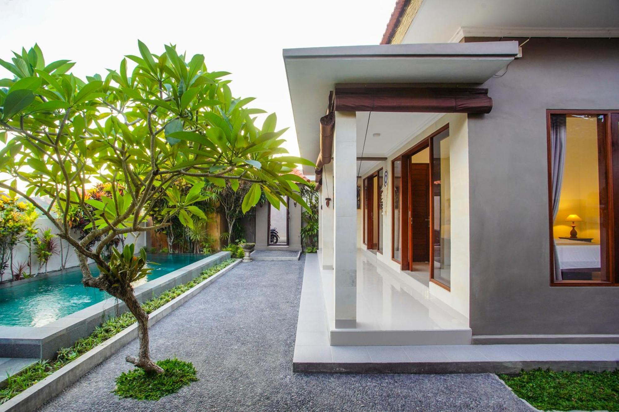 Puri Arta Villa *