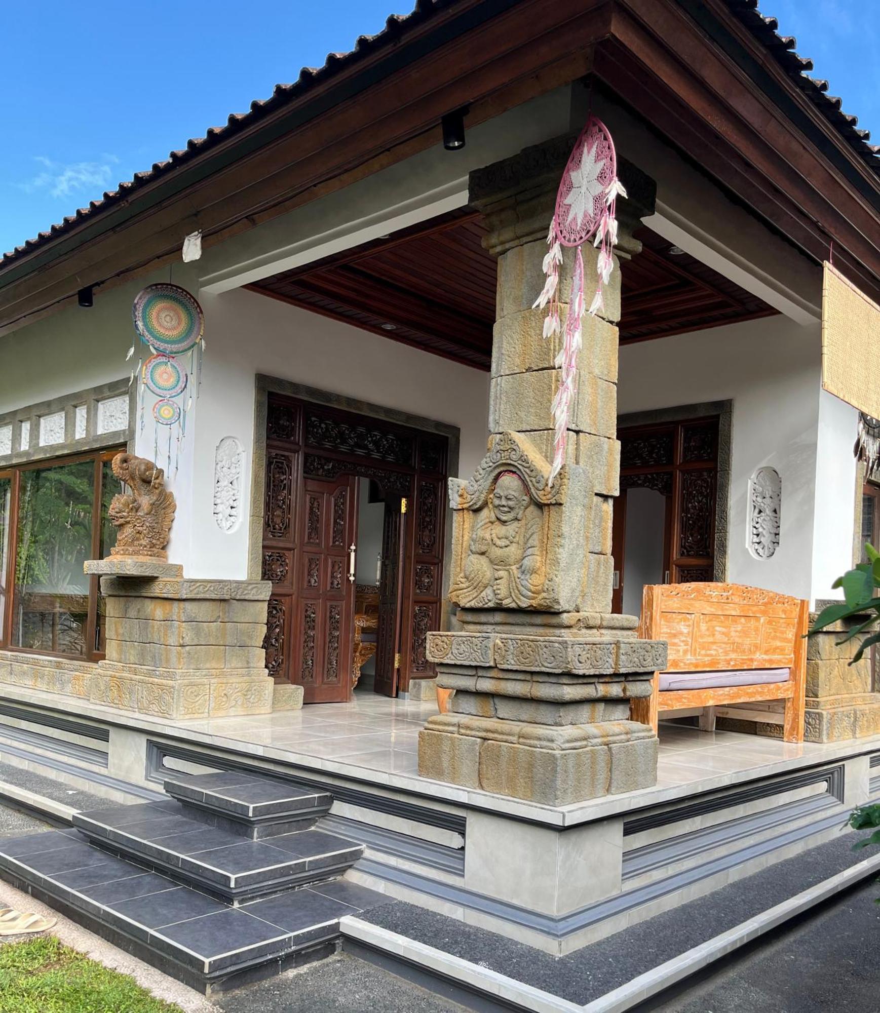 Karma Luwih House *