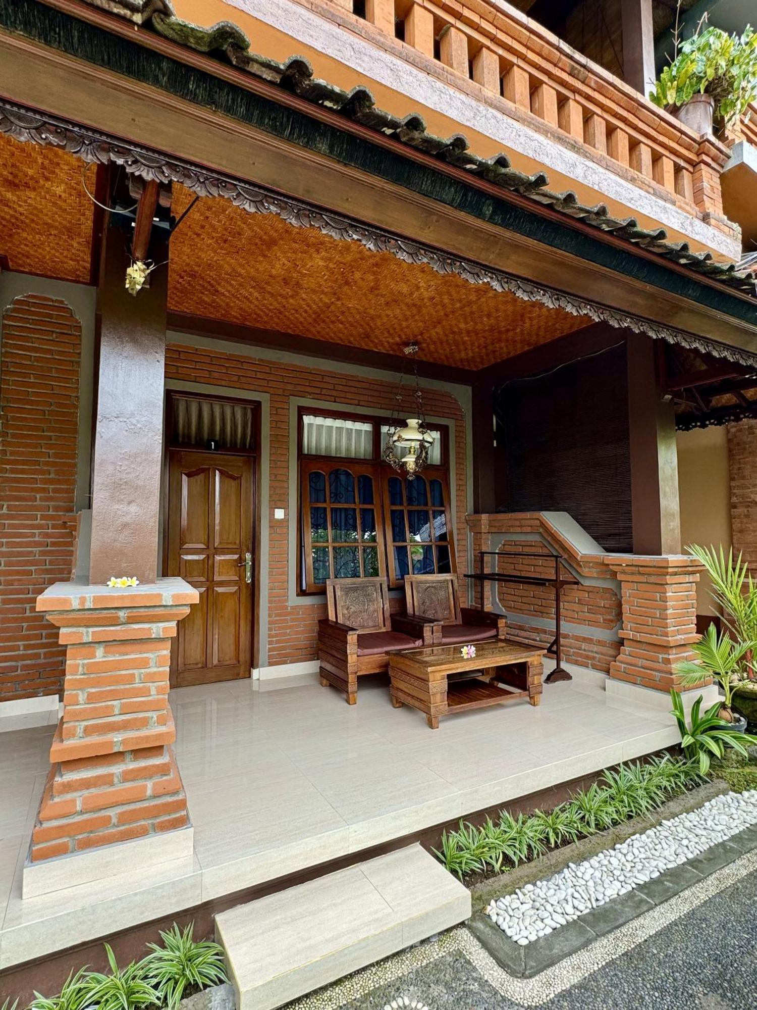 Danasari Homestay 2*