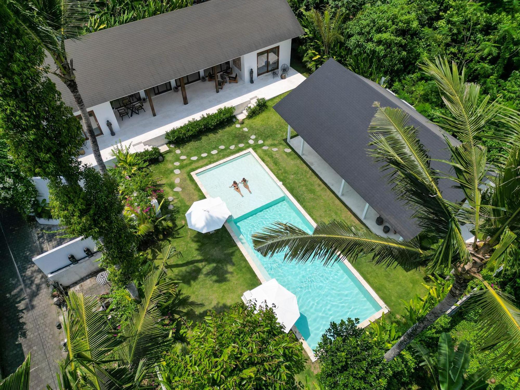 Modern And Stylish 3 Bedroom *