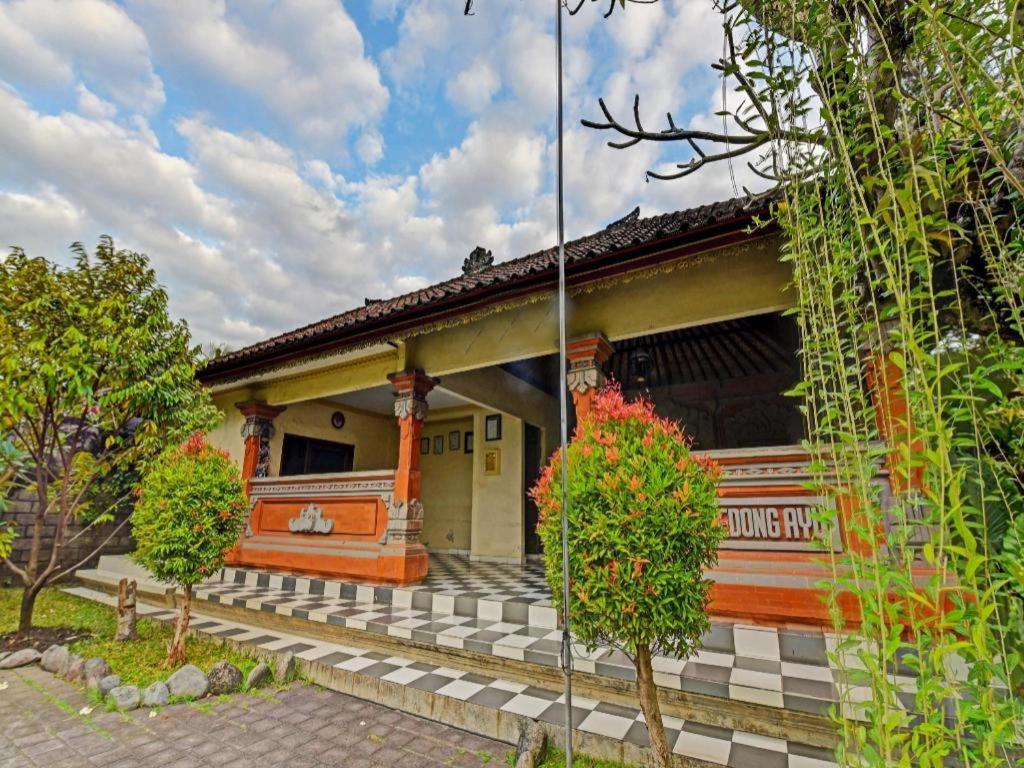 Oyo 91503 Gedong Ayu Hotel 2*