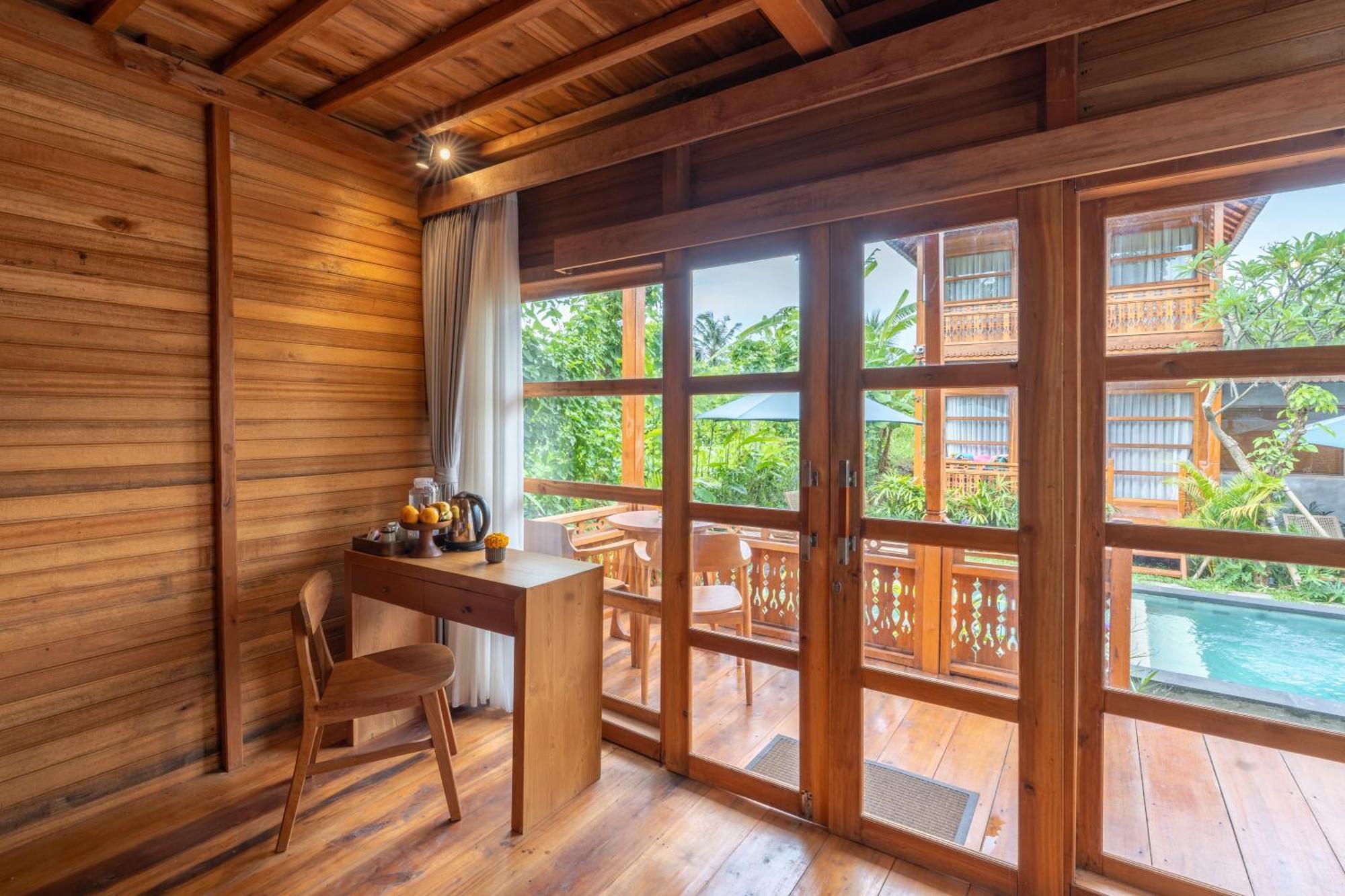 Harmony Wooden Bed & Breakfast *