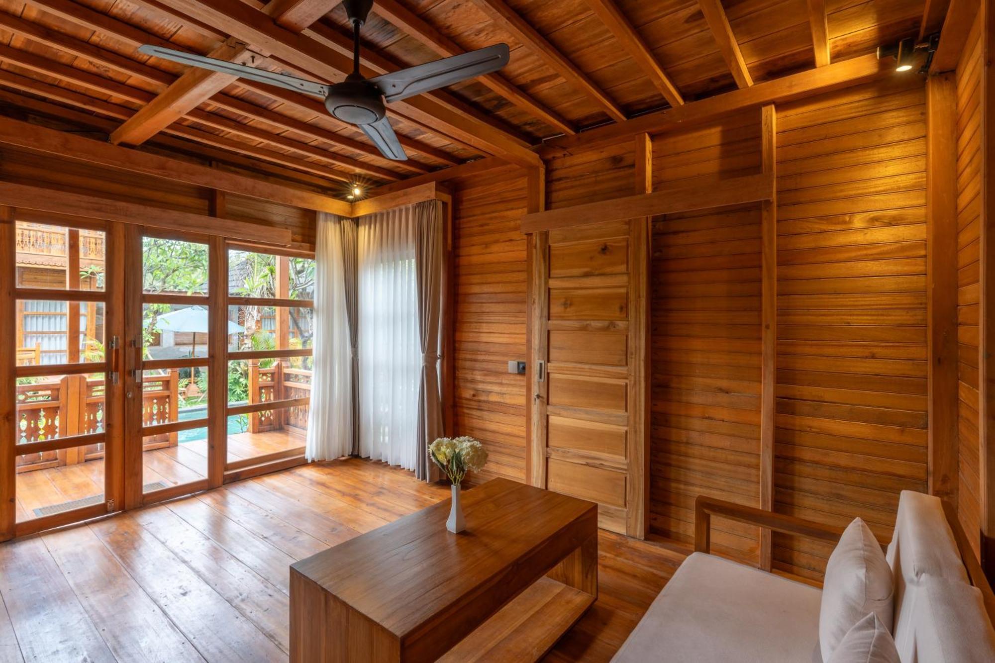 Bed & Breakfast Harmony Wooden *