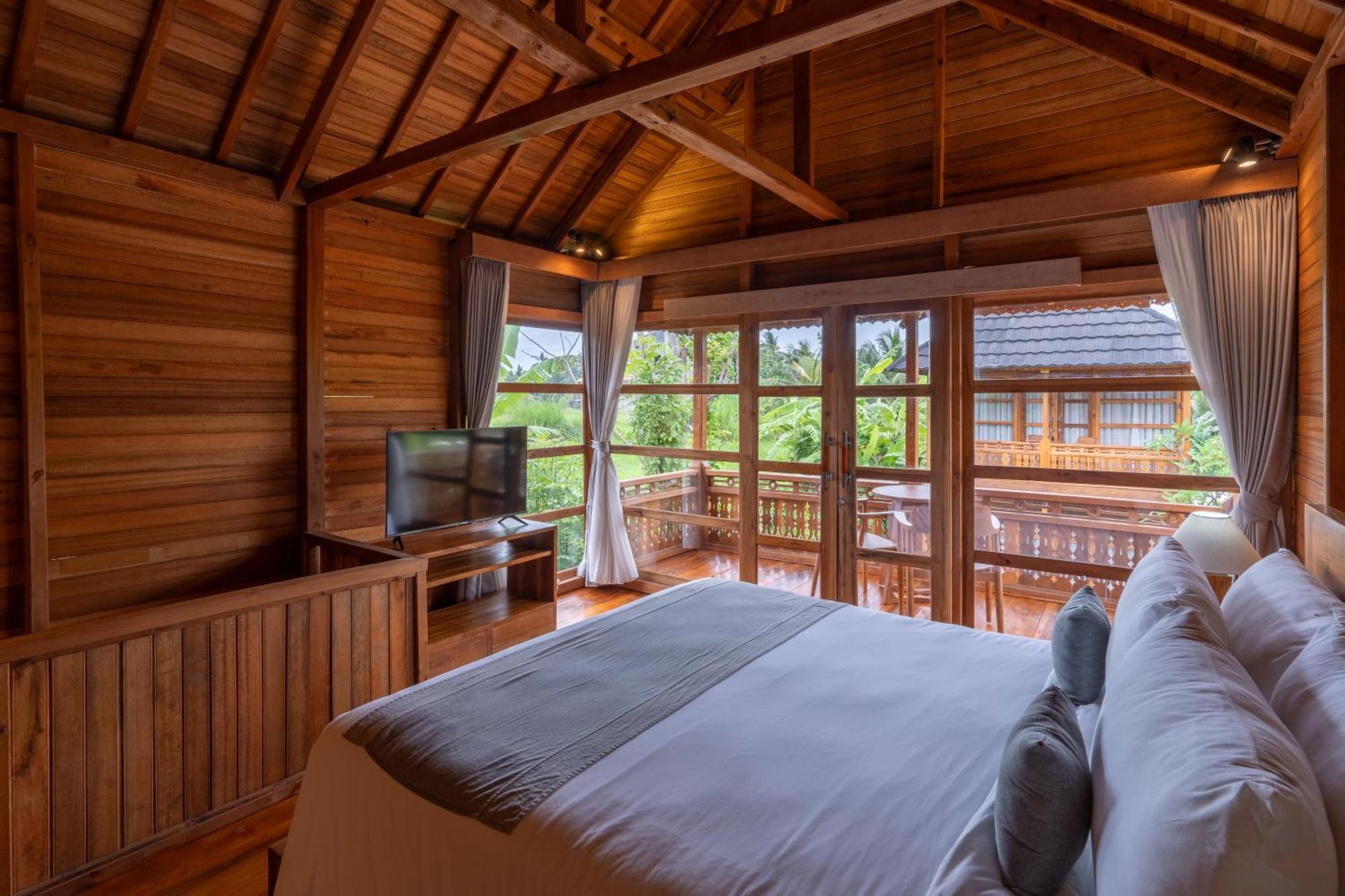 Harmony Wooden Bed & Breakfast
