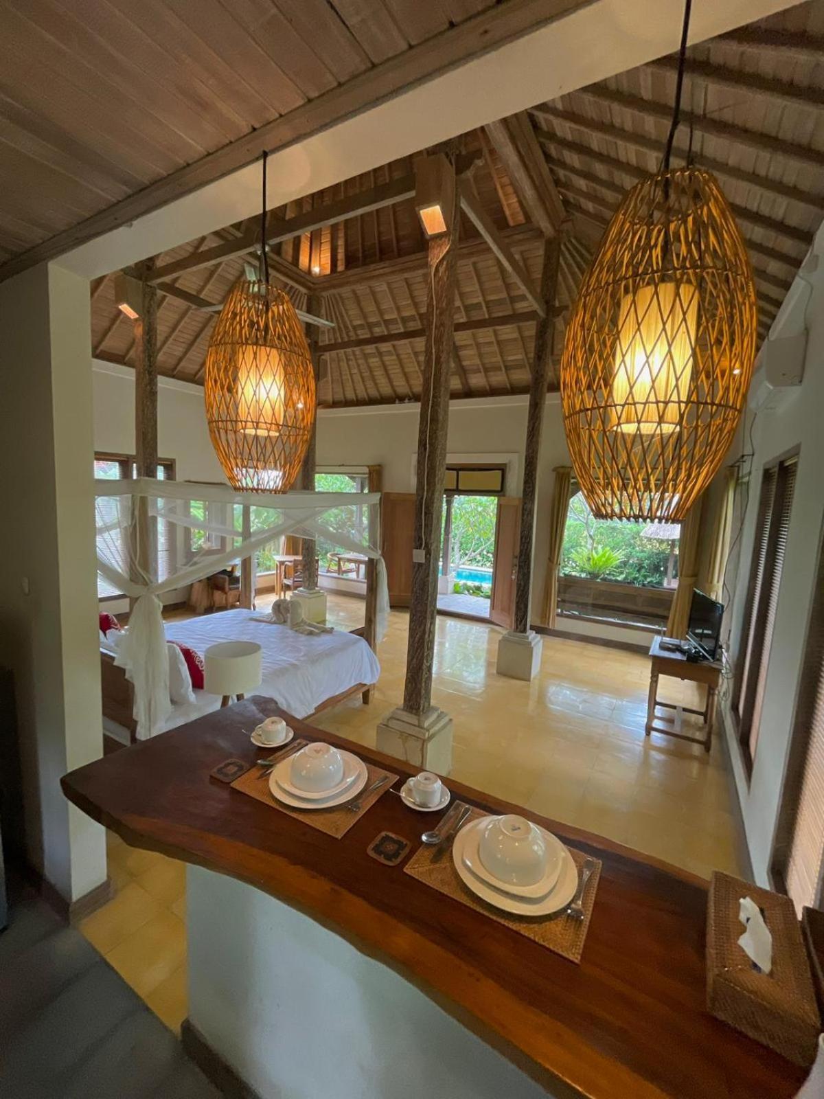 Thani * Ubud (Bali)