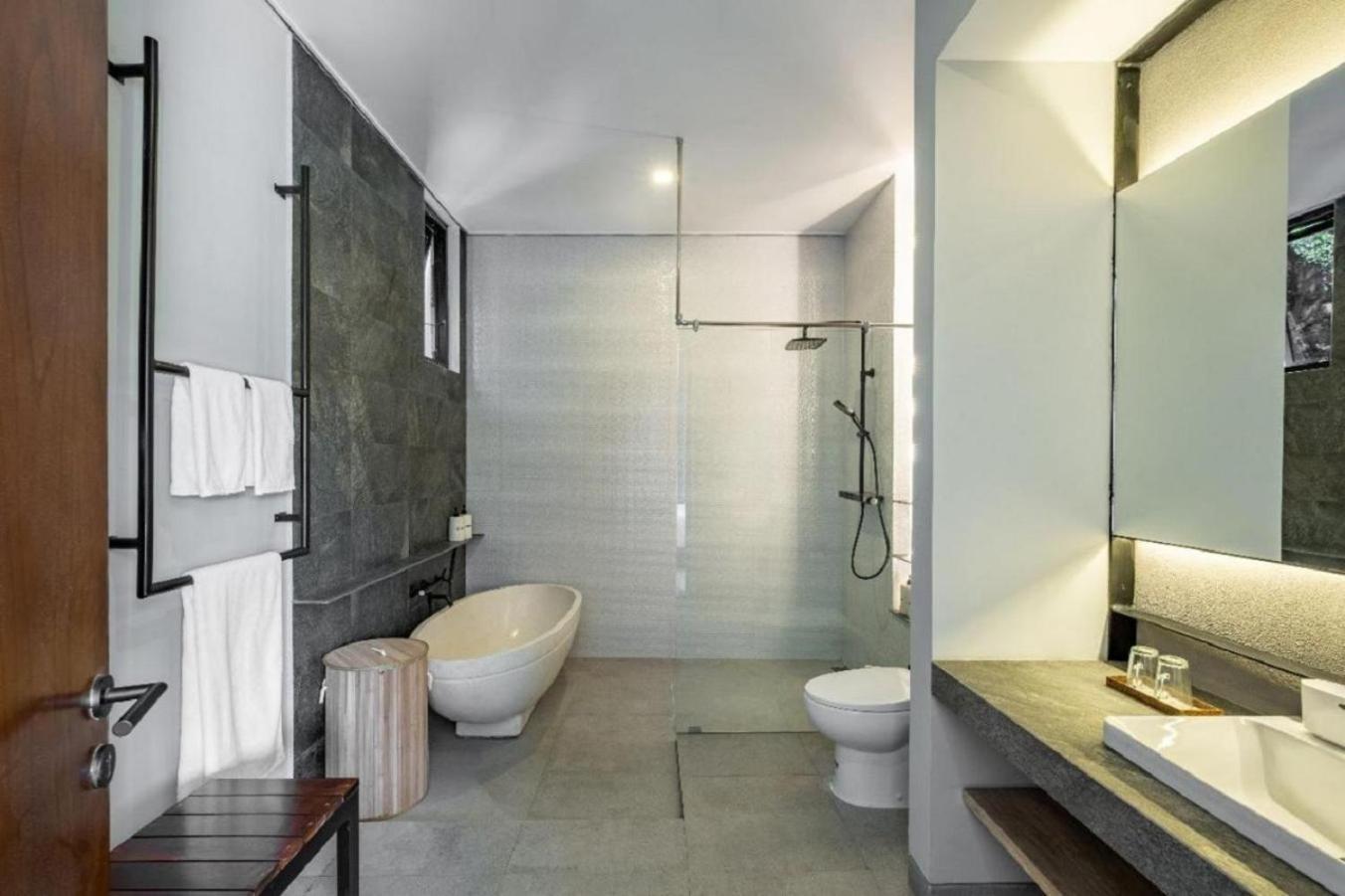 Cakra - 4 Bedroom Luxury With Infinity Pool And Paddy Field View Ubud (Bali)