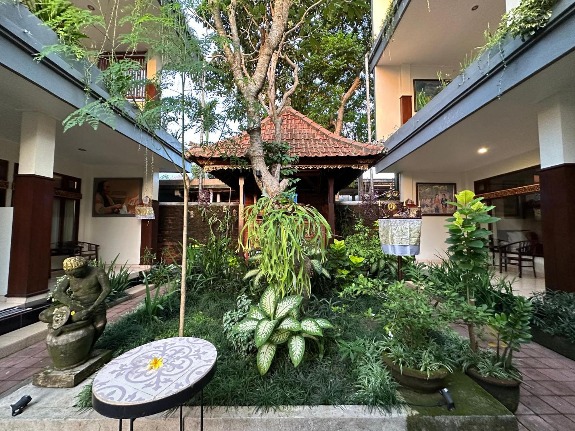 Hotel Brata