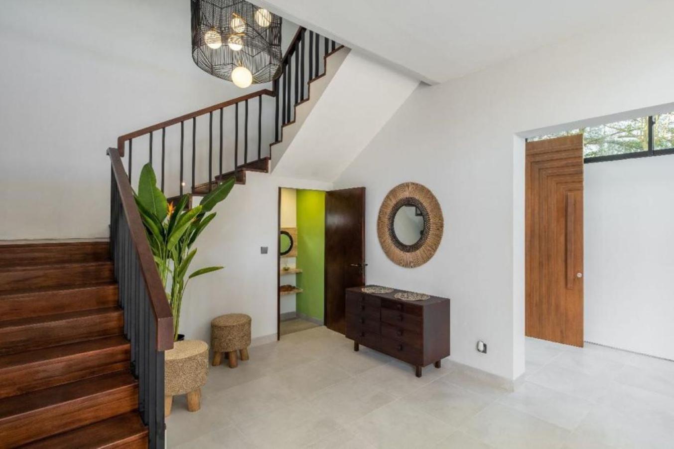 Cakra - 4 Bedroom Luxury With Infinity Pool And Paddy Field View Villa
