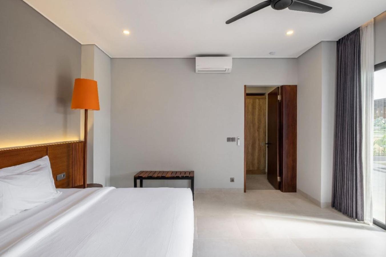 Villa Cakra - 4 Bedroom Luxury With Infinity Pool And Paddy Field View