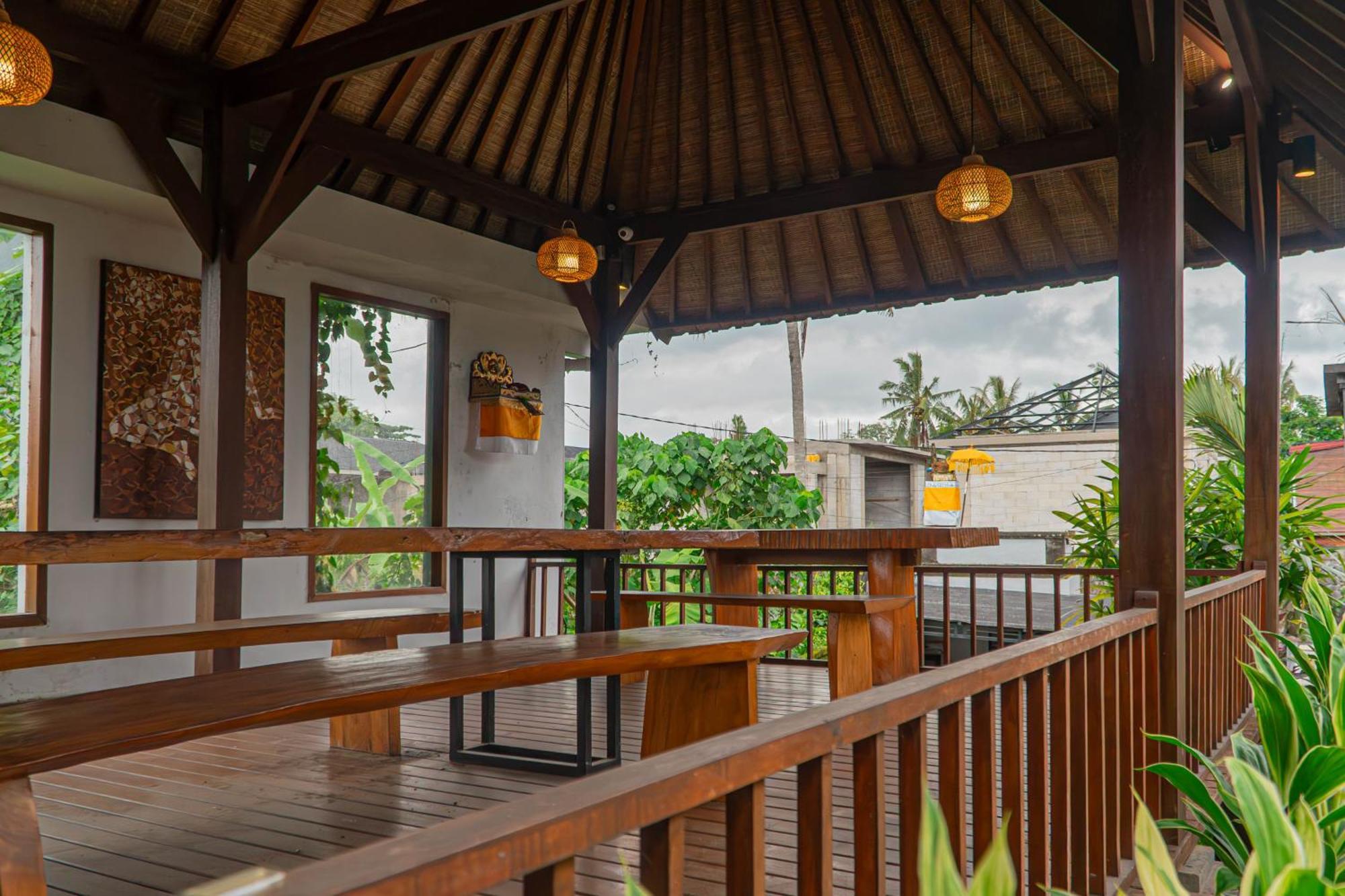 Pemulan House By Bali Guest house