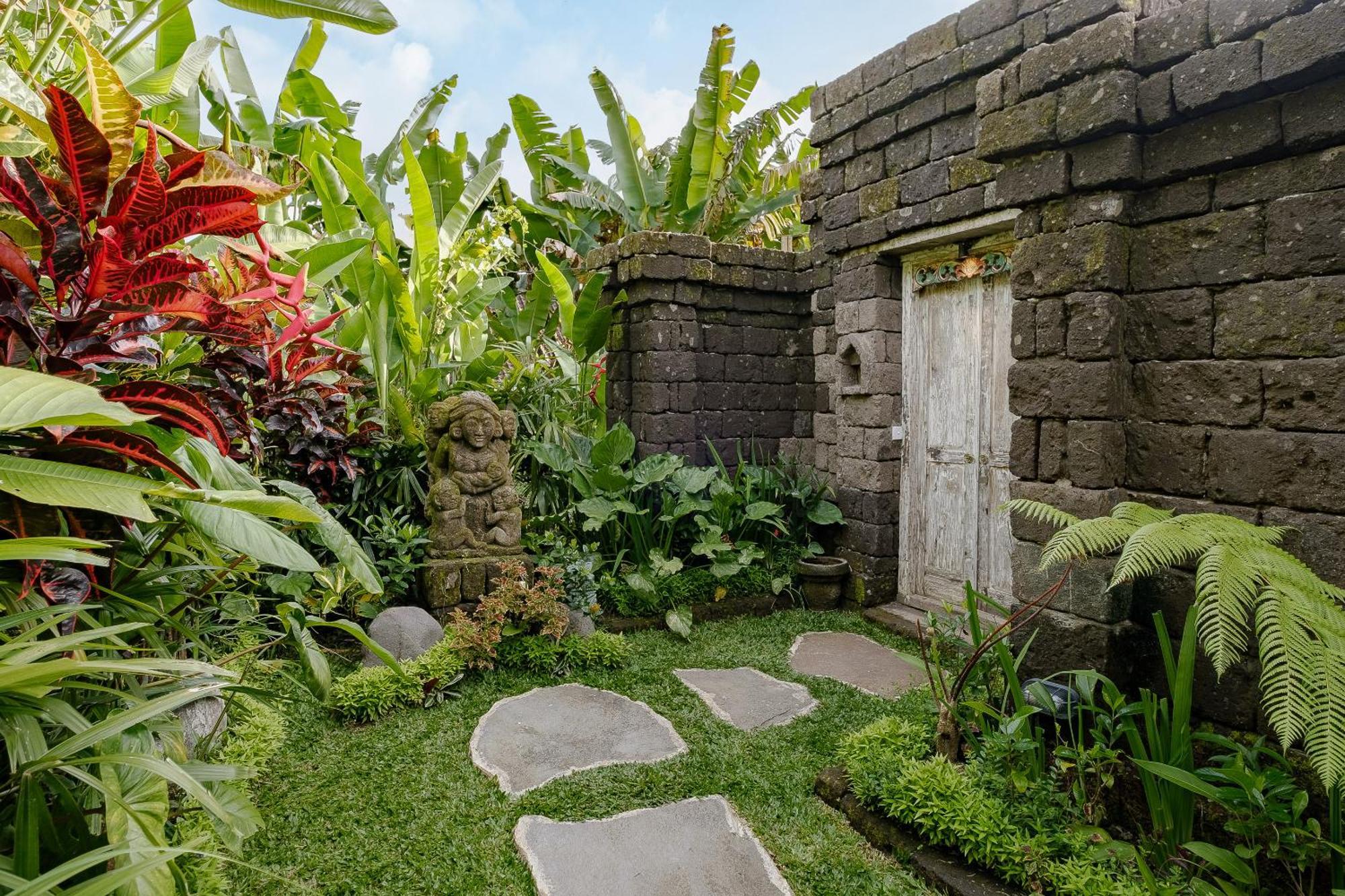 Pratiwi Villa