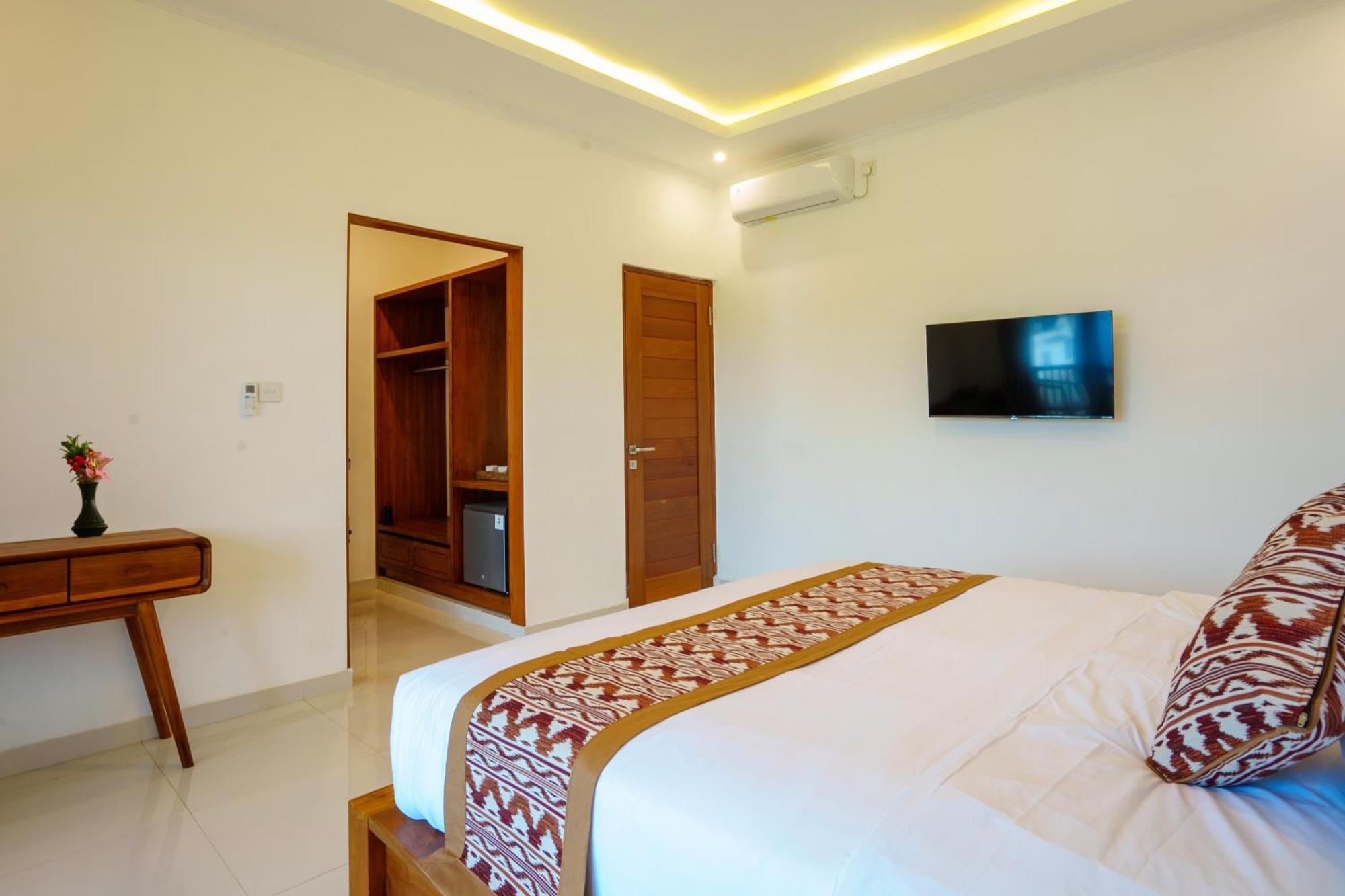 Nirana Guest house *