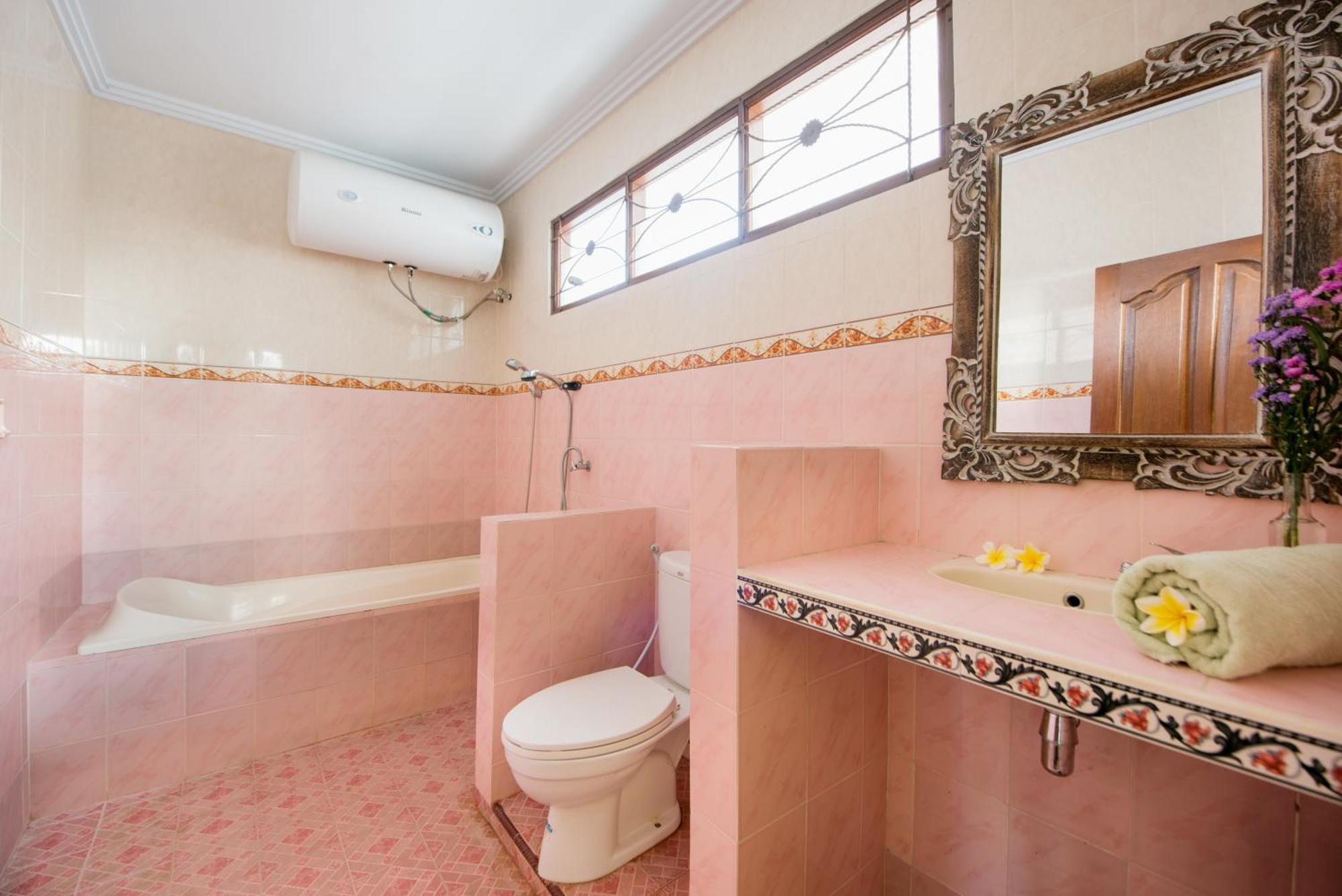 Sari Guest house *