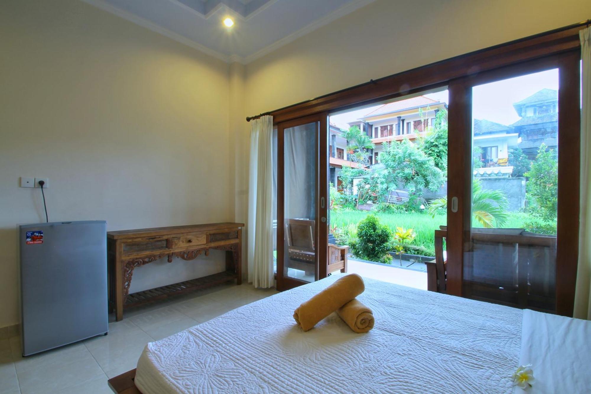 Guest house Sari *
