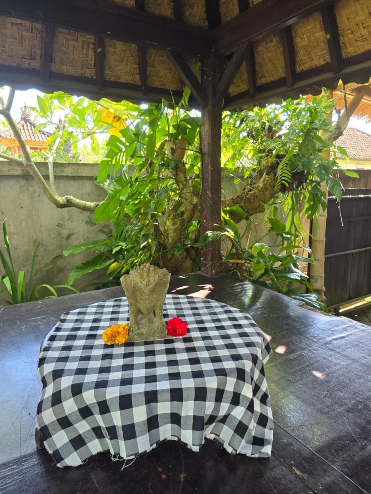 Tempat Tidur & Sarapan Aura