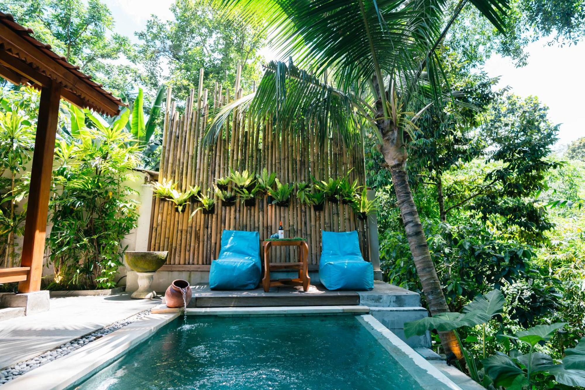 Ngesil Private Joglo & Pool *