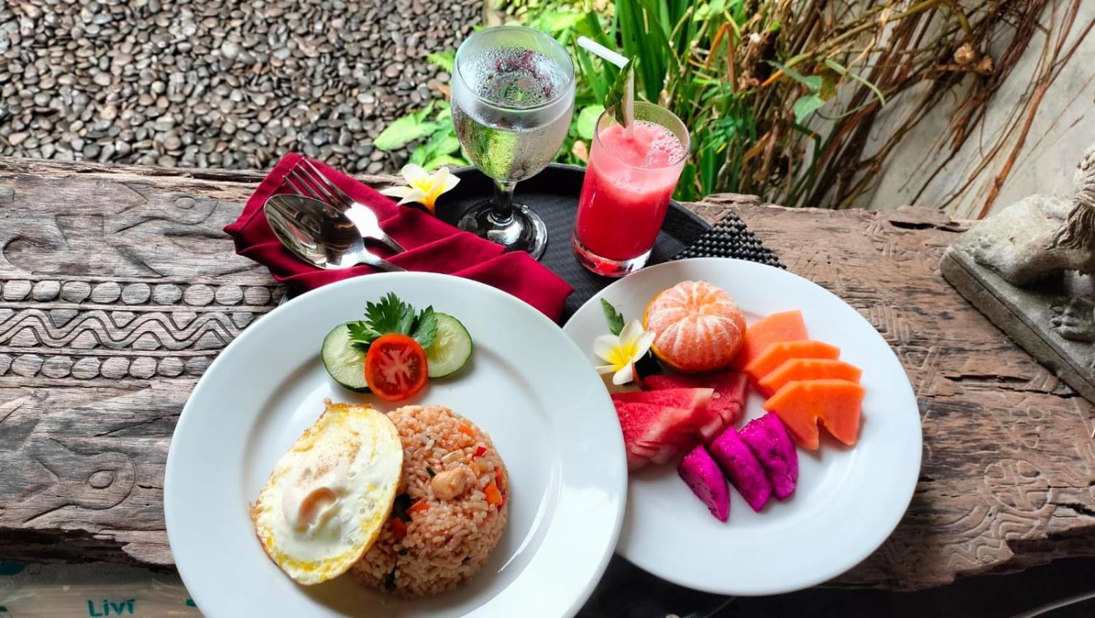 Aura Bed & Breakfast *