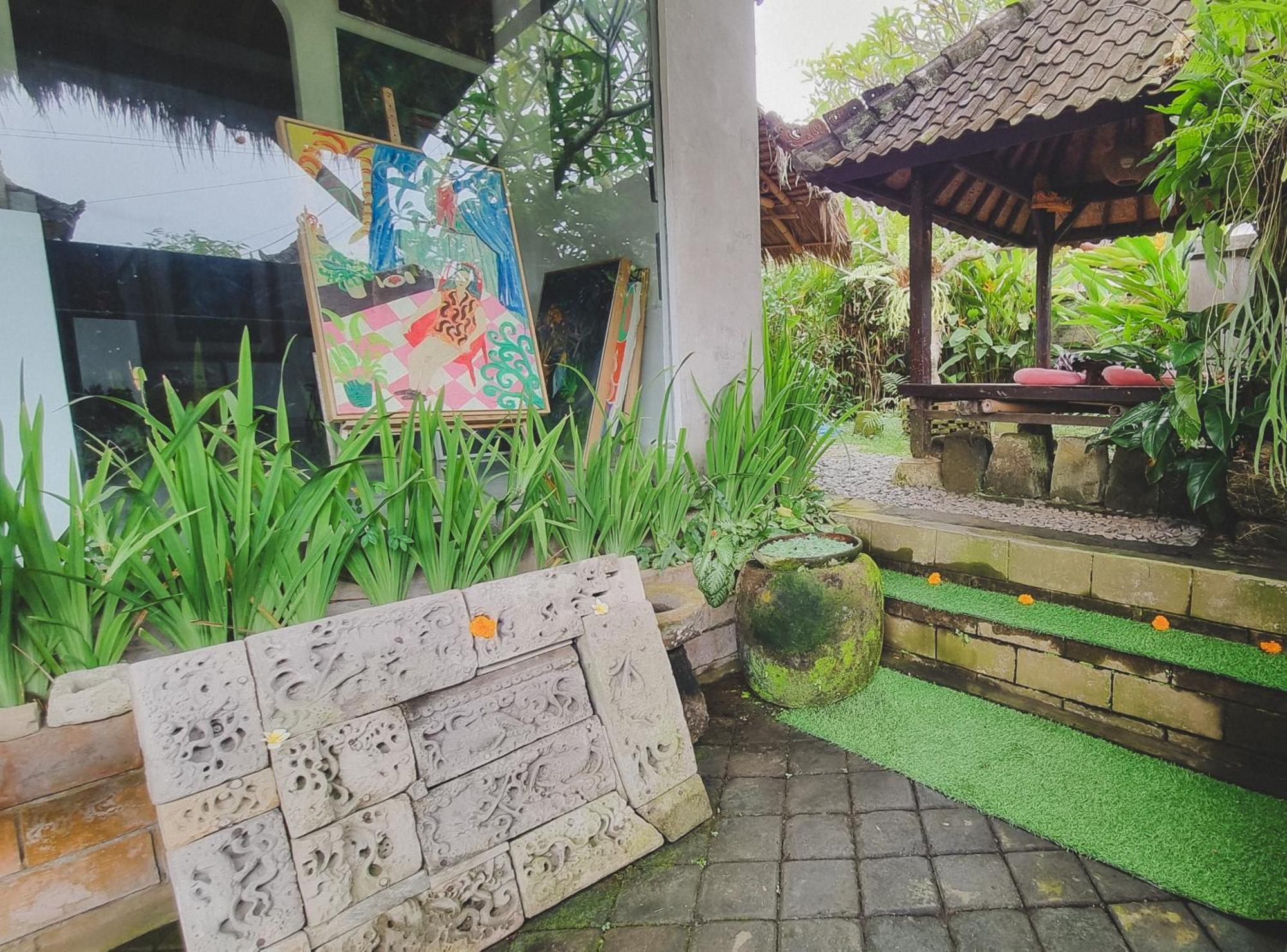 Aura Bed & Breakfast *