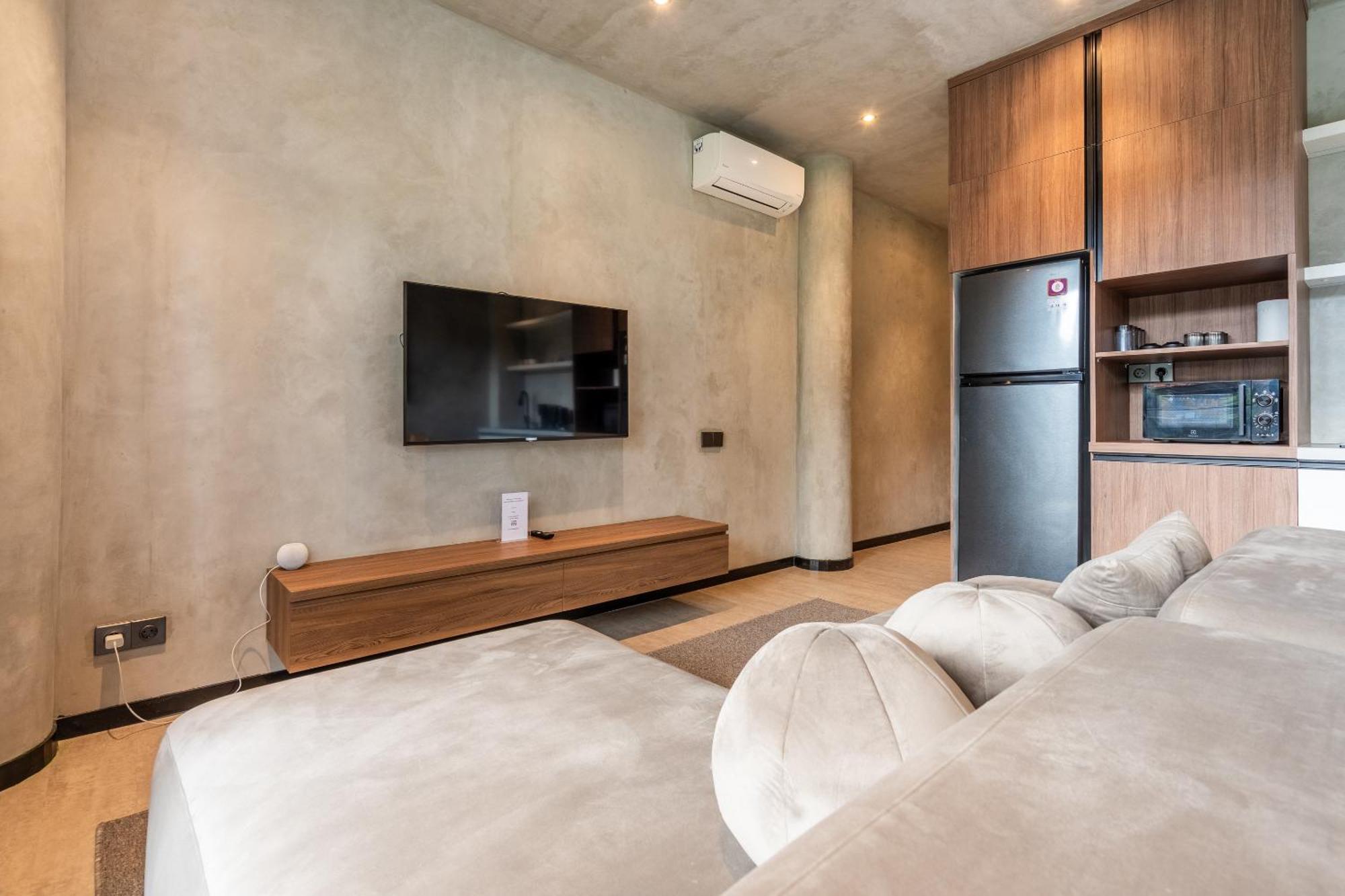Work, And Unwind! Jungle Vista By Bcg Apartment