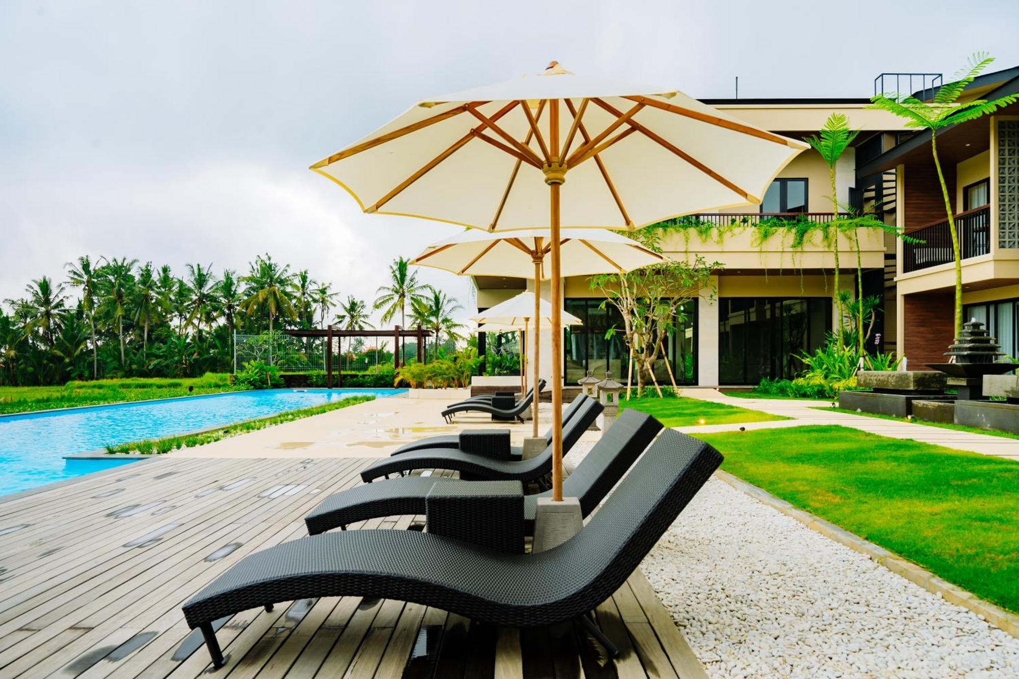 Big Dragon Hotel 4*
