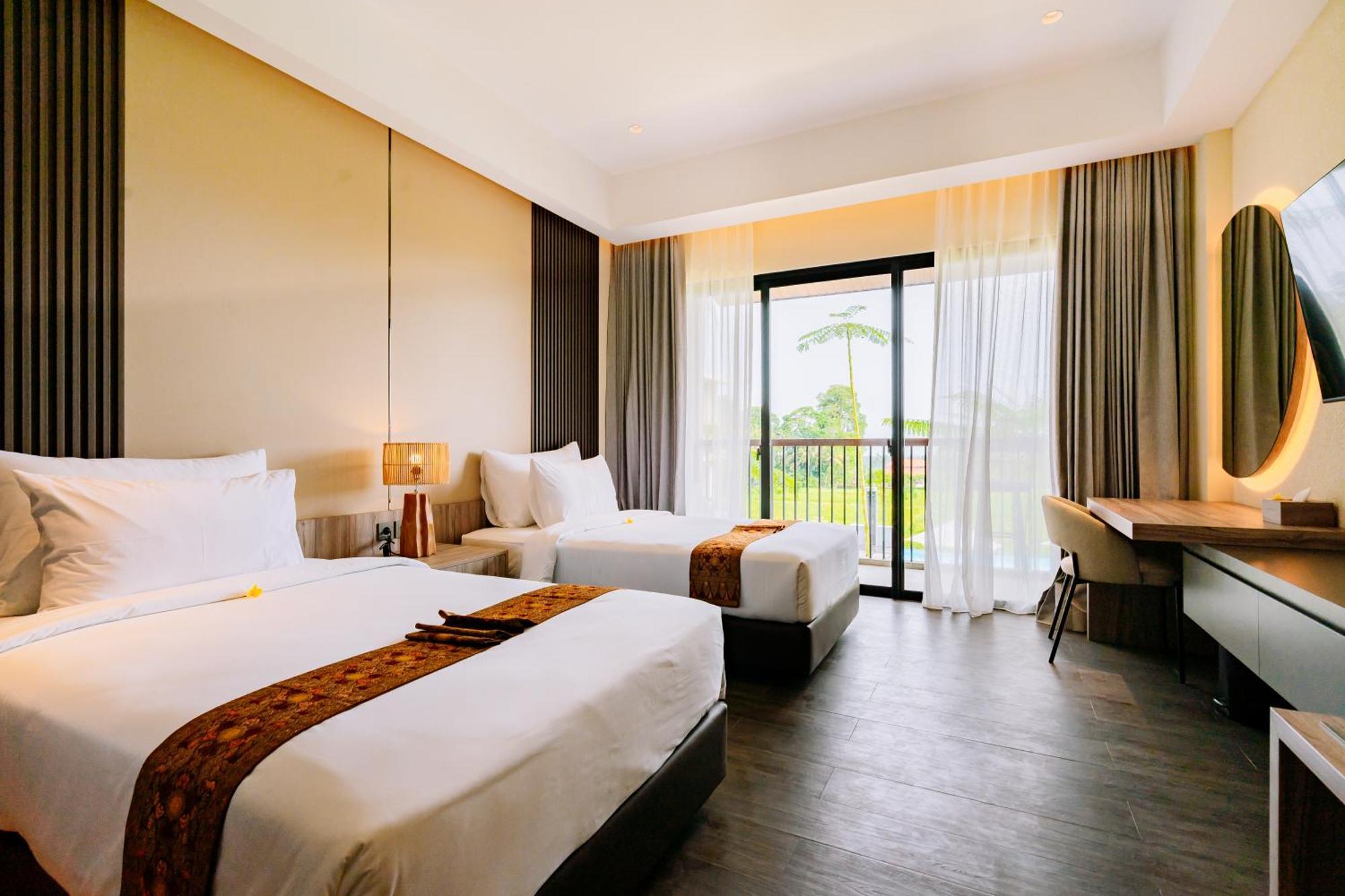 Big Dragon Hotel 4*