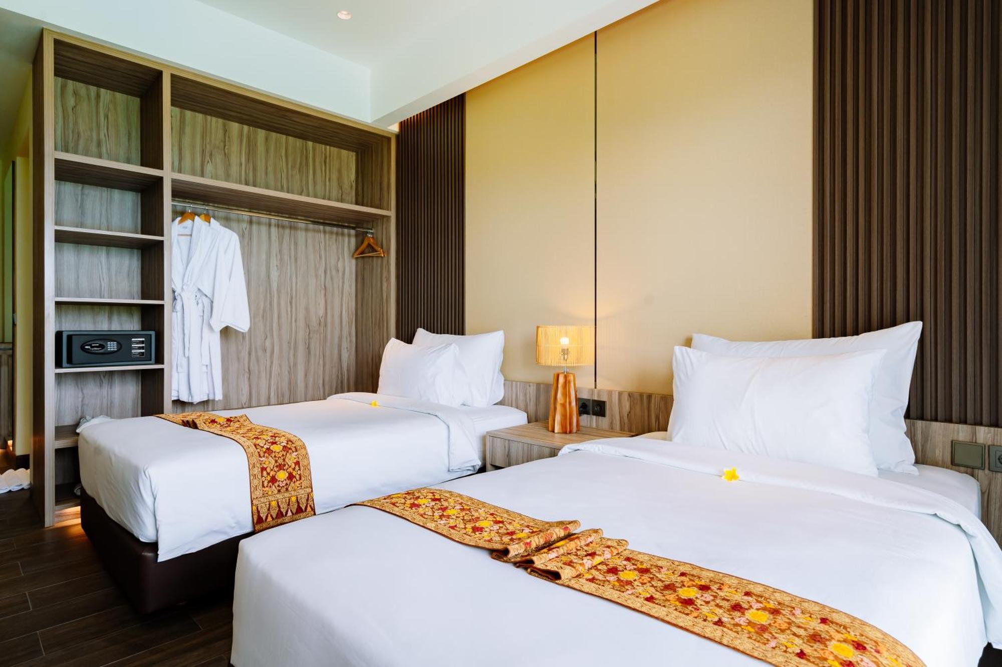 Big Dragon Hotel 4*