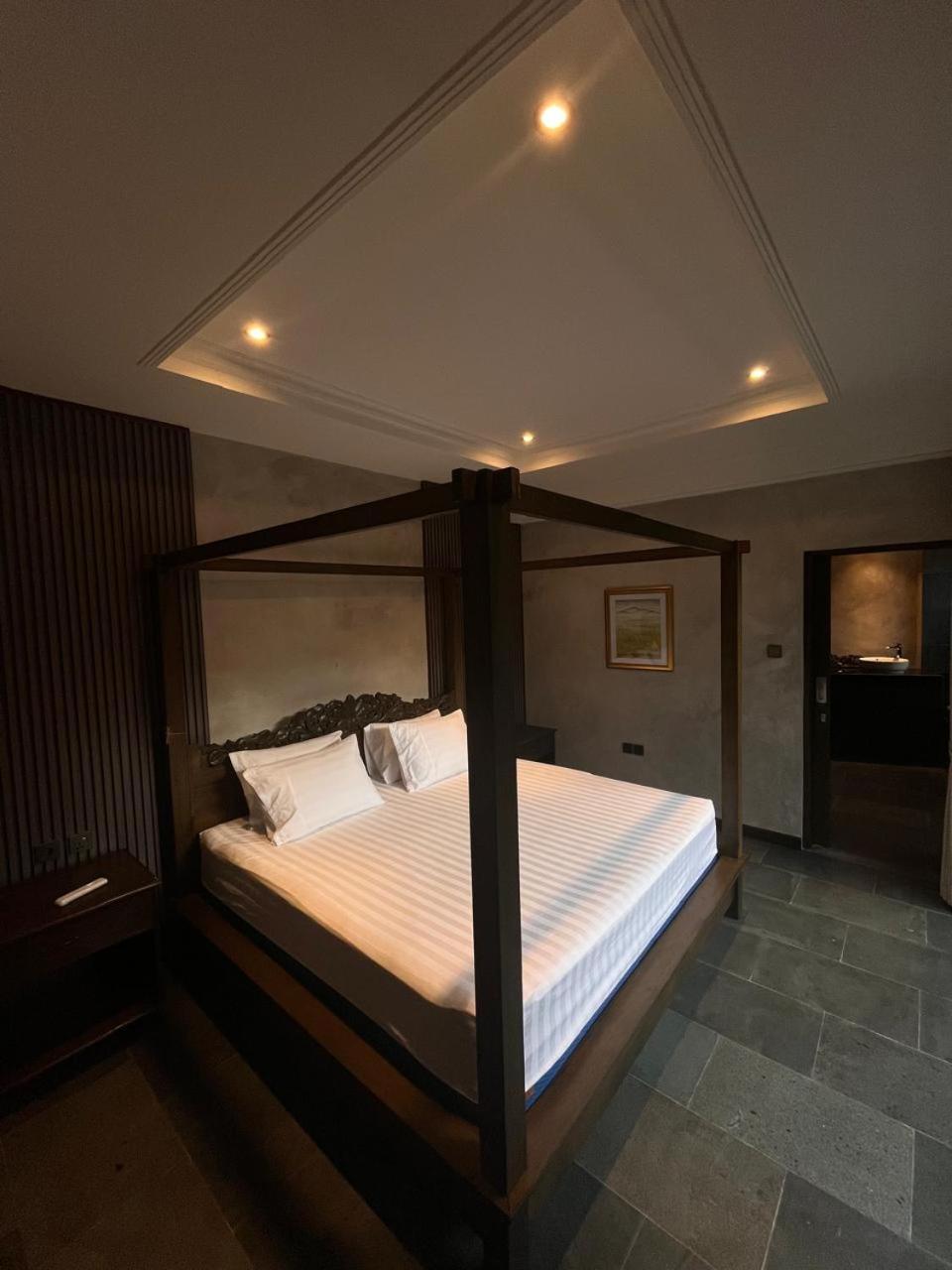 Badra House *