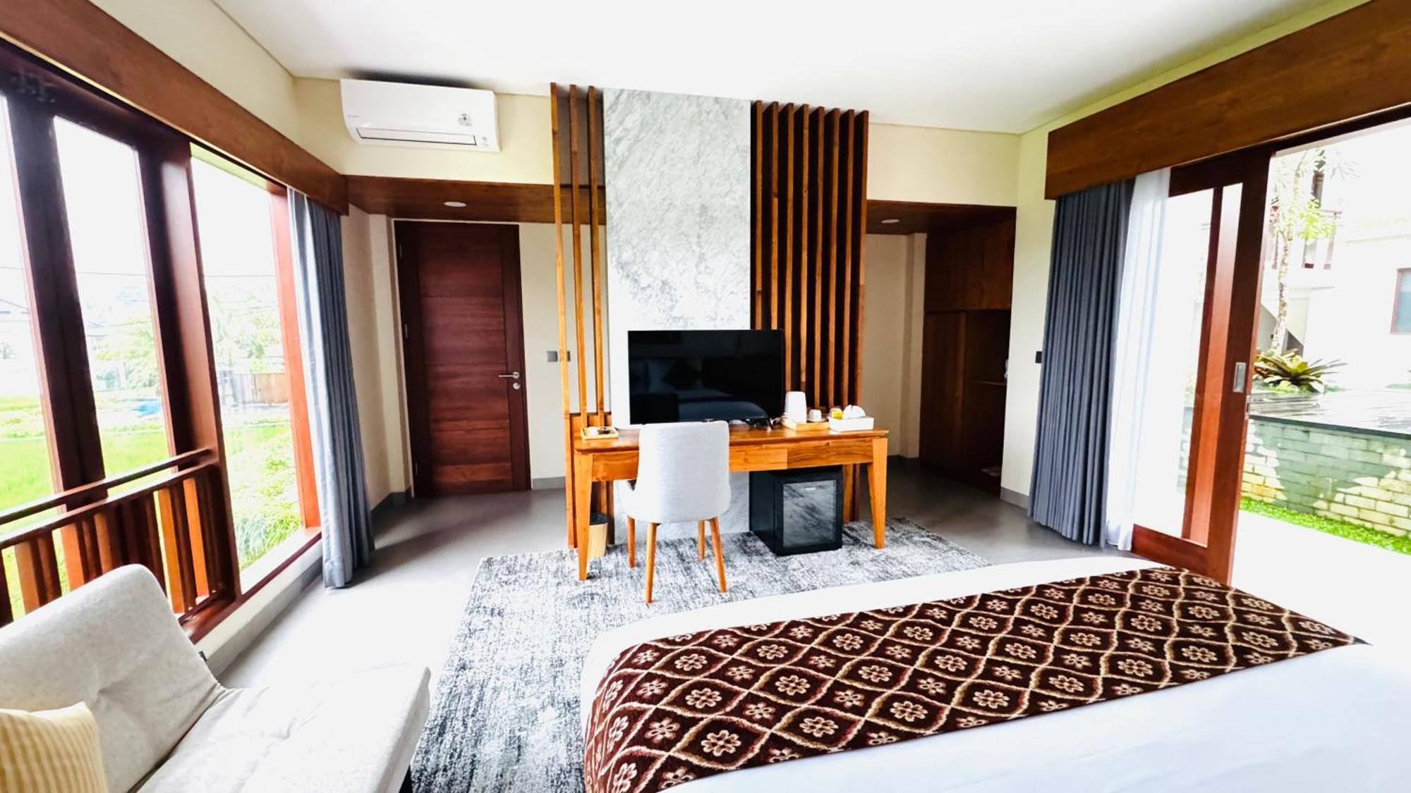 Saraswati Hotel