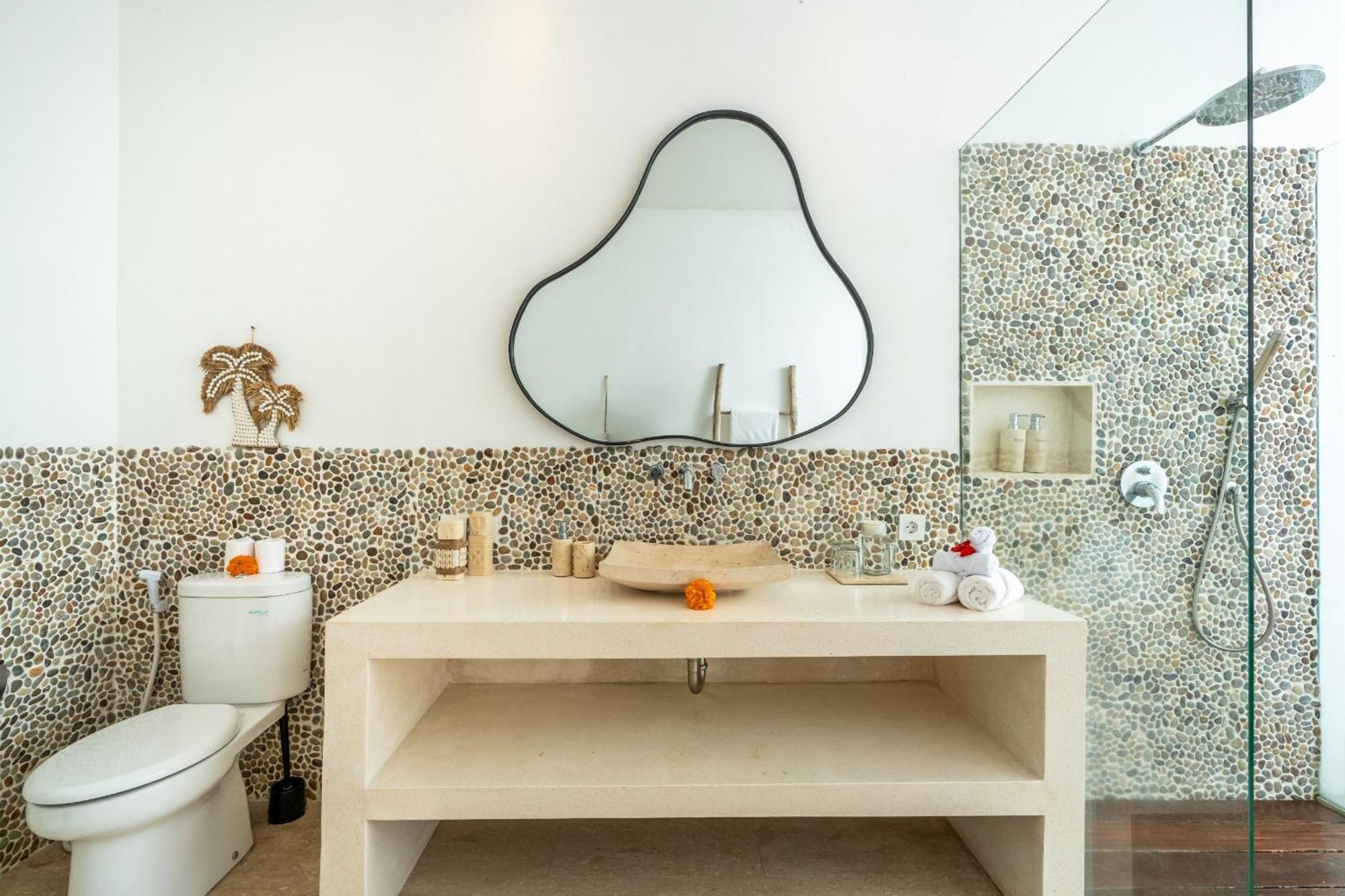 New! Amazing Jungle View 4 Br W Staff Villa