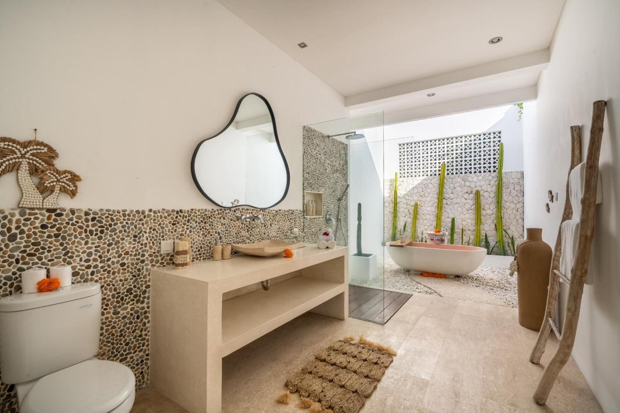 New! Amazing Jungle View 4 Br W Staff