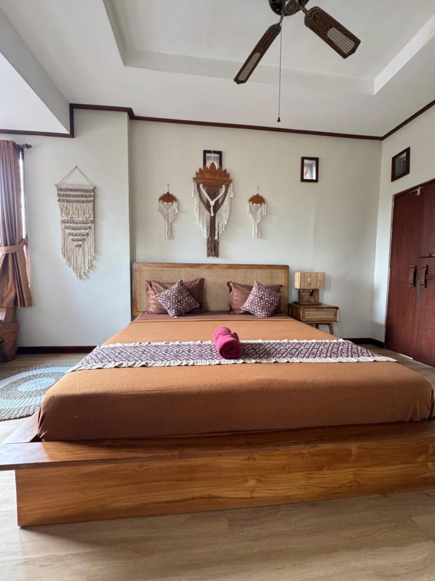 Raditya House Bed & Breakfast *