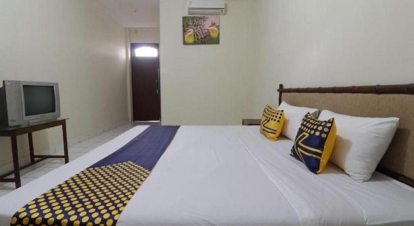 Spot On 2426 Aget Jaya Ii Hotel 2*