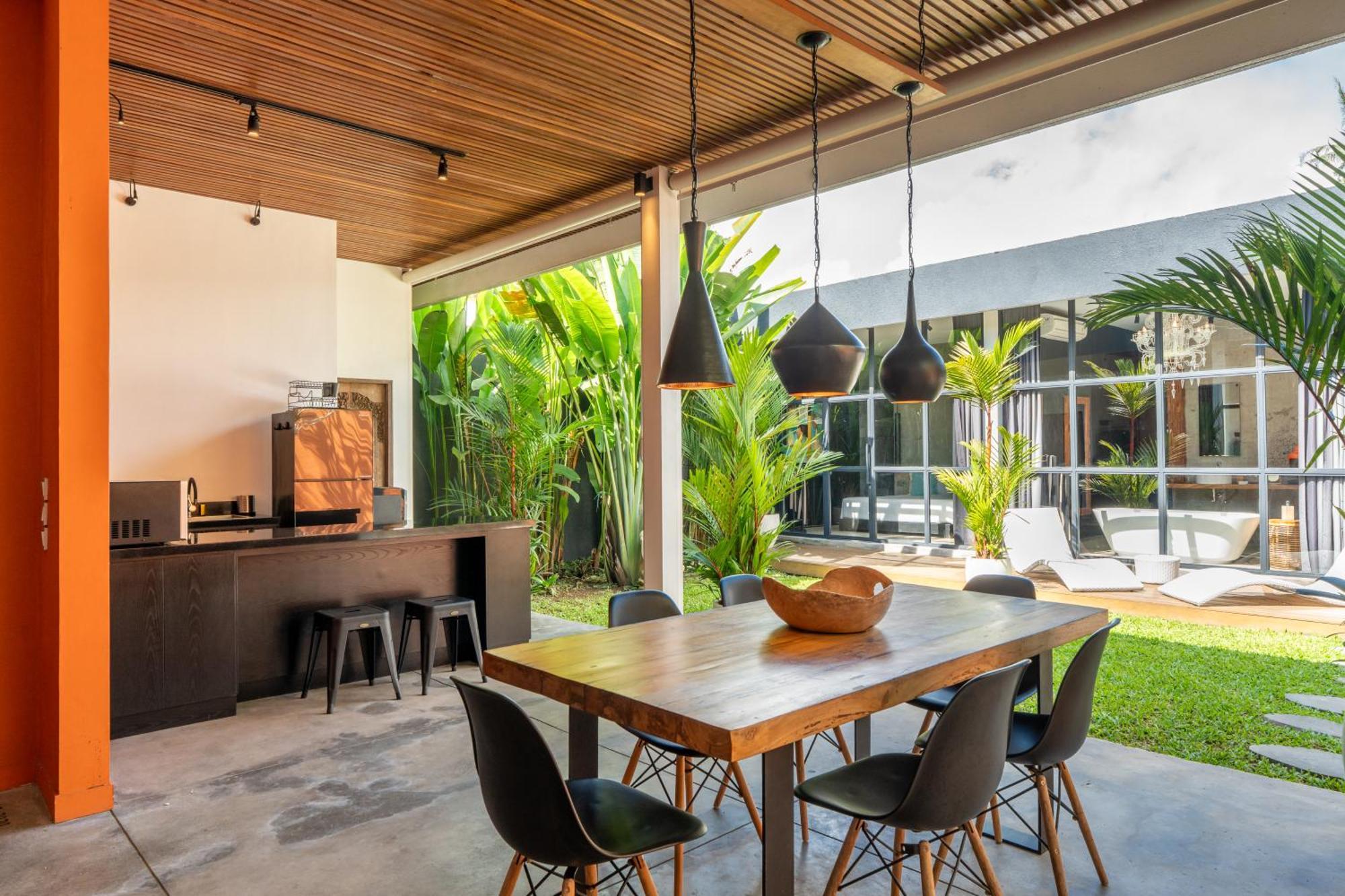 Rouge - Loft Dimanisa Villa *