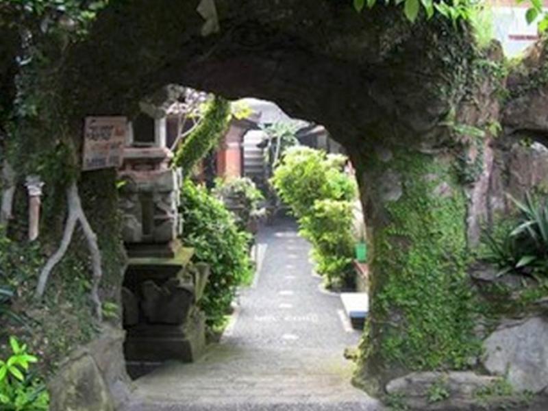 Gasthof Sayong House