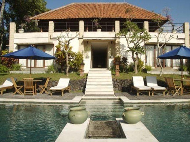 Hotel Bhanuswari & 4*