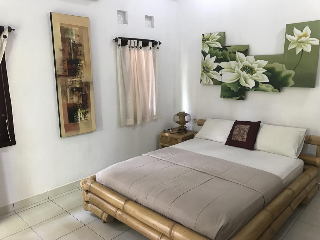 Santana Bali *