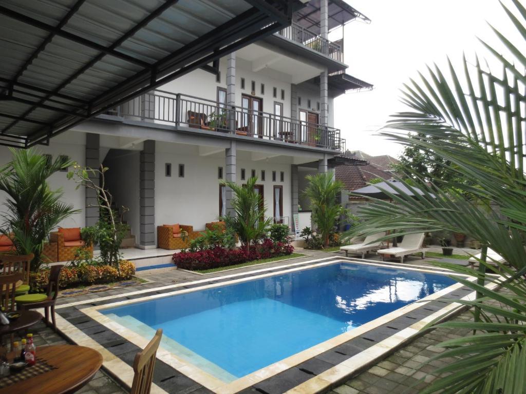 Rumah tetamu Aya Redpartner 3*