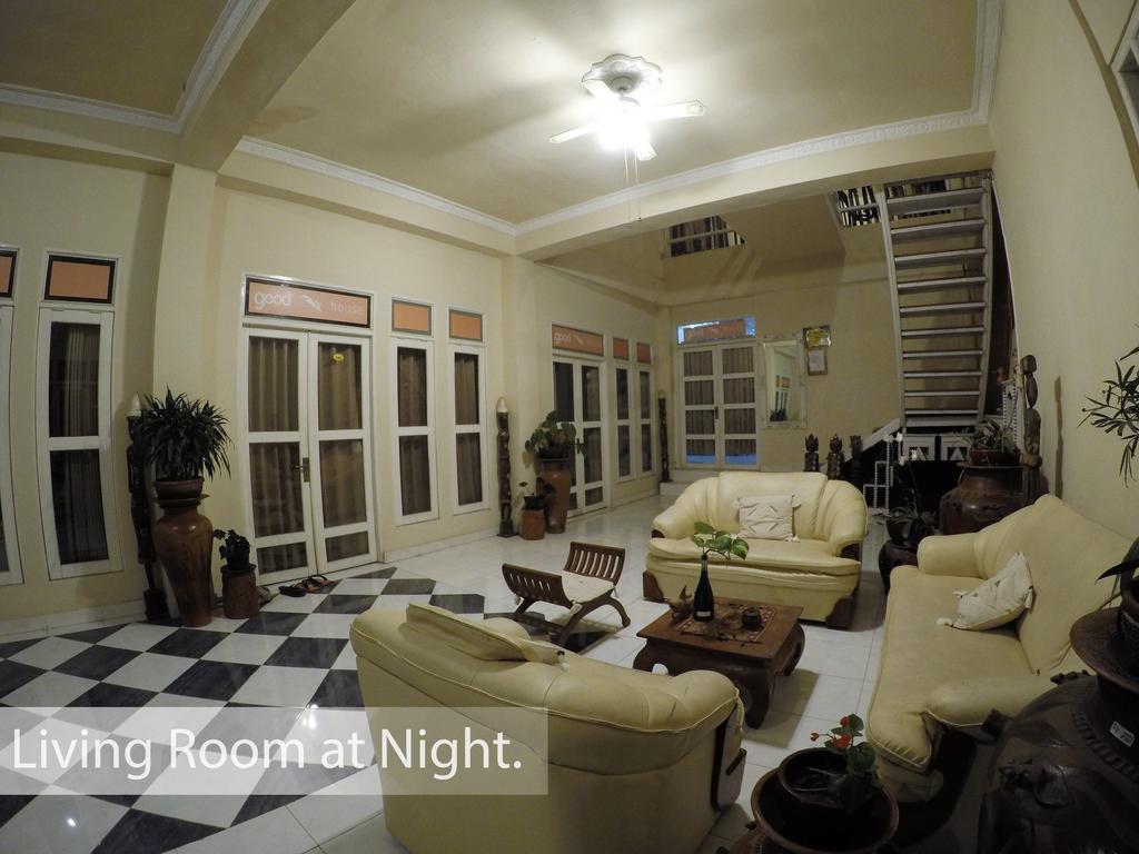 Wisma tamu Ayani Good House