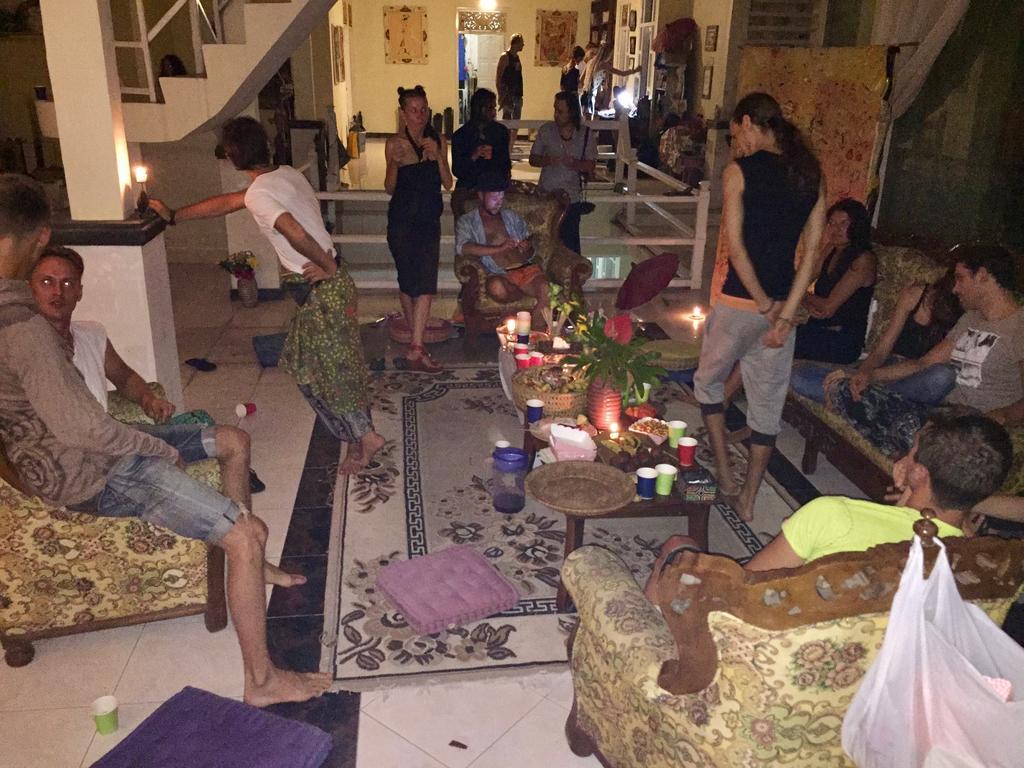 Wisma tamu Ayani Good House