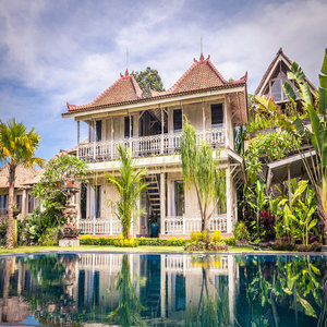 Hotel B Saya