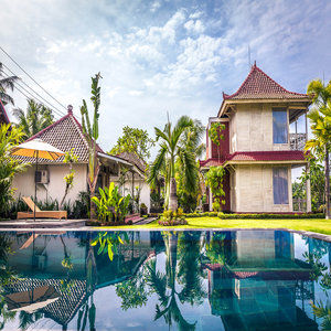 Hotel B Saya 3*