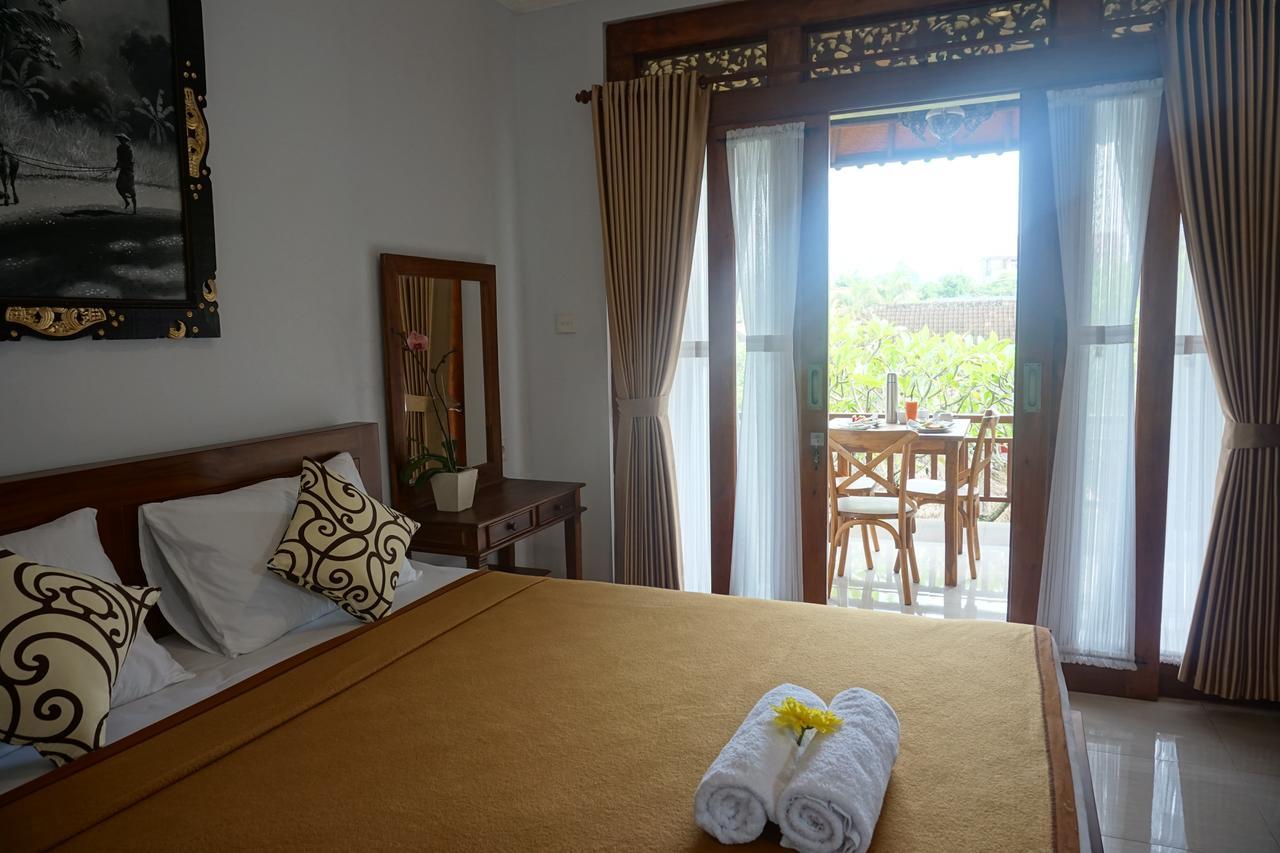 Cantika Guest house *