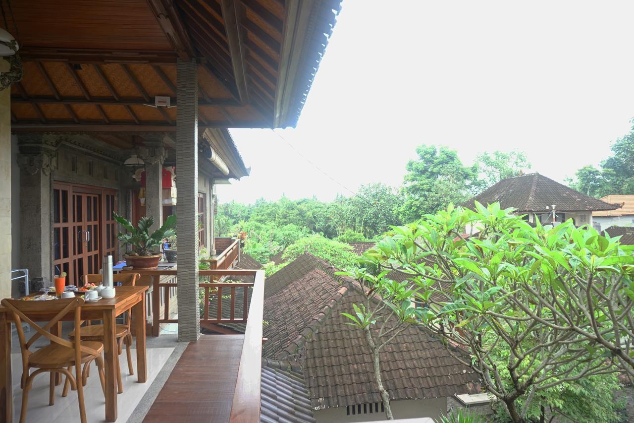 Cantika Guest house *