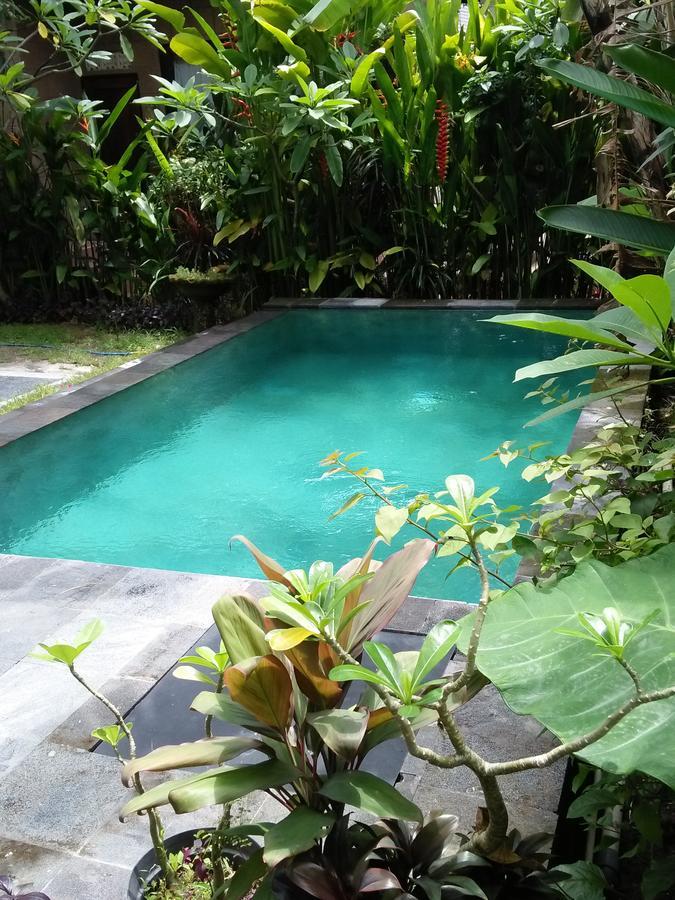 Inn Rumah Rose 2*