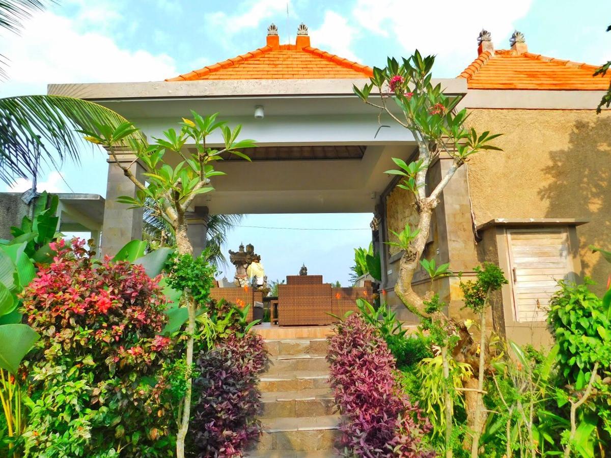 Villa Lestari *