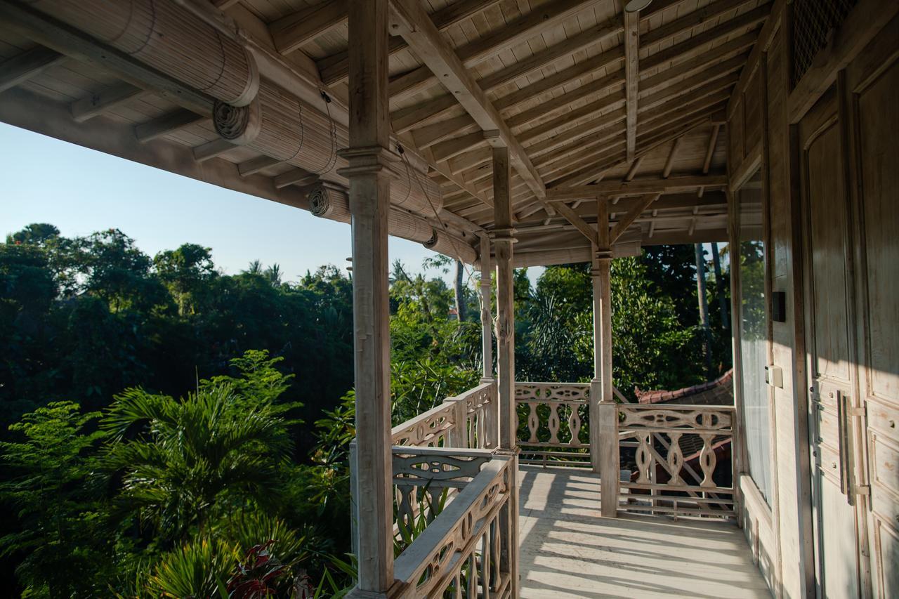 B Saya Hotel