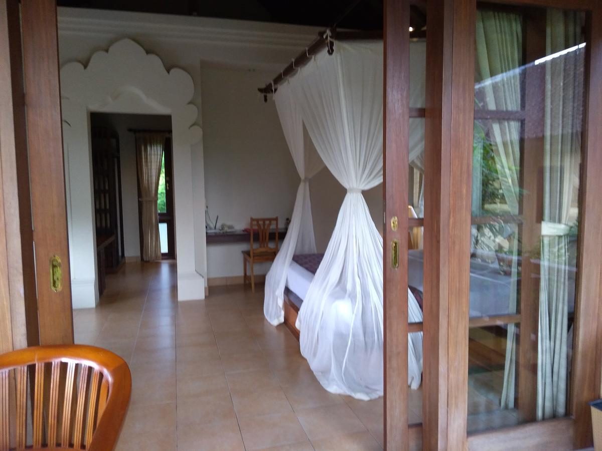 Lestari Bed & Breakfast *